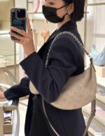 LV M22820 高仿灰色Baïa小號手袋 穿孔牛皮半月包