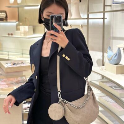 LV M22820 高仿灰色Baïa小號手袋 穿孔牛皮半月包