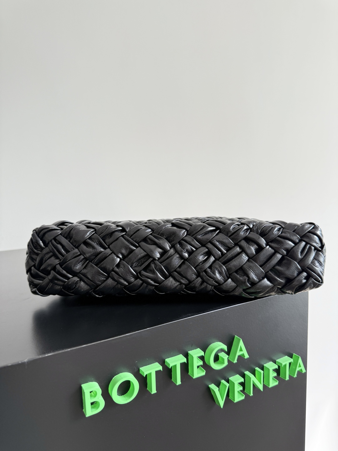 Bottega Veneta復刻版Kalimero Cha Cha編織肩包油蠟牛皮重工打造義式風尚785780