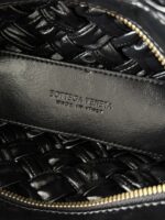 Bottega Veneta復刻版Kalimero Cha Cha編織肩包油蠟牛皮重工打造義式風尚785780
