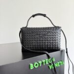 BOTTEGA VENETA 復刻版KNOT LOCK斜挎包 垂墜感皮革百搭通勤風 2025新品817191