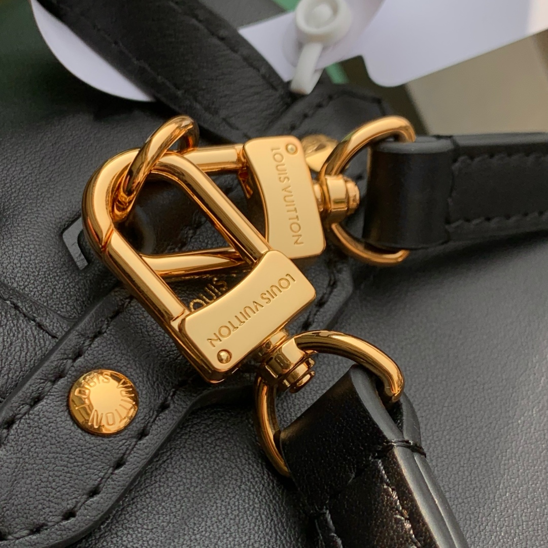 LV M13389 高仿精品黑色Coussin迷你後背包 Monogram皮革雙肩包