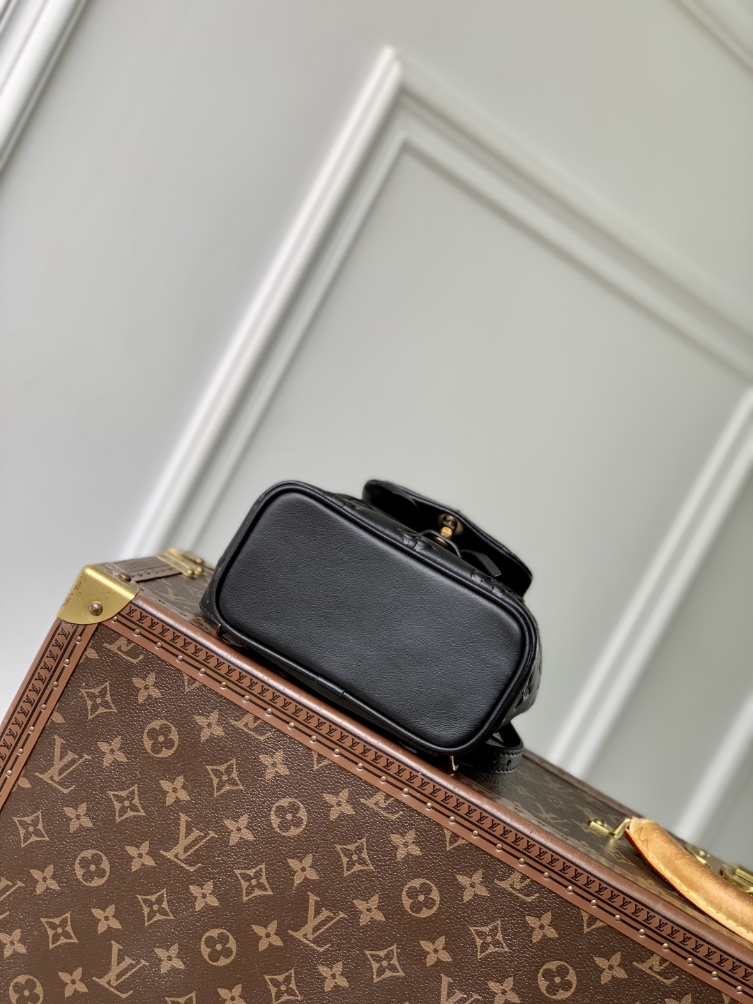 LV M13389 高仿精品黑色Coussin迷你後背包 Monogram皮革雙肩包