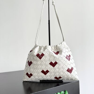 BOTTEGA VENETA 精品仿製腋下包 垃圾袋造型大容量 夏日百搭雲朵風時尚款796728