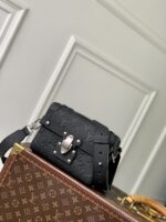 LV M13871 高仿 Taurillon Monogram Soul Trunk 斜背包｜復古硬箱造型設計