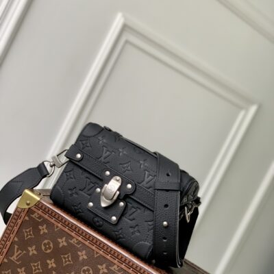 LV M13871 高仿 Taurillon Monogram Soul Trunk 斜背包｜復古硬箱造型設計