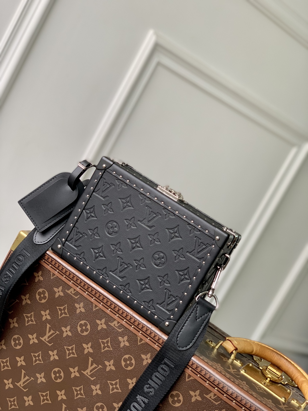 LV M12876 高仿 Monogram Shadow Clutch Box 手拿包｜S-lock 鎖扣斜背硬盒包