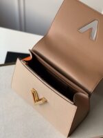 LV路易威登Capucines手提包荔枝紋牛皮質感金扣精品復刻款 M57092