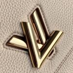 LV路易威登Capucines手提包荔枝紋牛皮質感金扣精品復刻款 M57092
