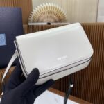 PRADA原單亮面小包2VD061白色極簡斜背設計百搭中性輕巧首選
