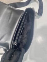 Prada 頂級原單 灰色2VD059 單肩包 可拆小袋設計 男士百搭休閒包
