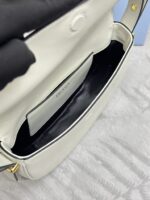 PRADA精品仿製馬鞍包1BD365奶白新月包雙肩帶高級摩登設計