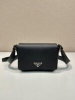 Prada 復刻版 黑色2VD065 單肩包 極簡百搭翻蓋款 輕便型男質感首選