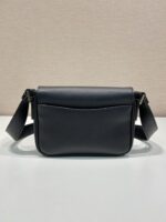 Prada 復刻版 黑色2VD065 單肩包 極簡百搭翻蓋款 輕便型男質感首選