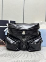 PRADA高仿男用斜背包2VD062油蠟皮工裝風多層收納義式型格設計