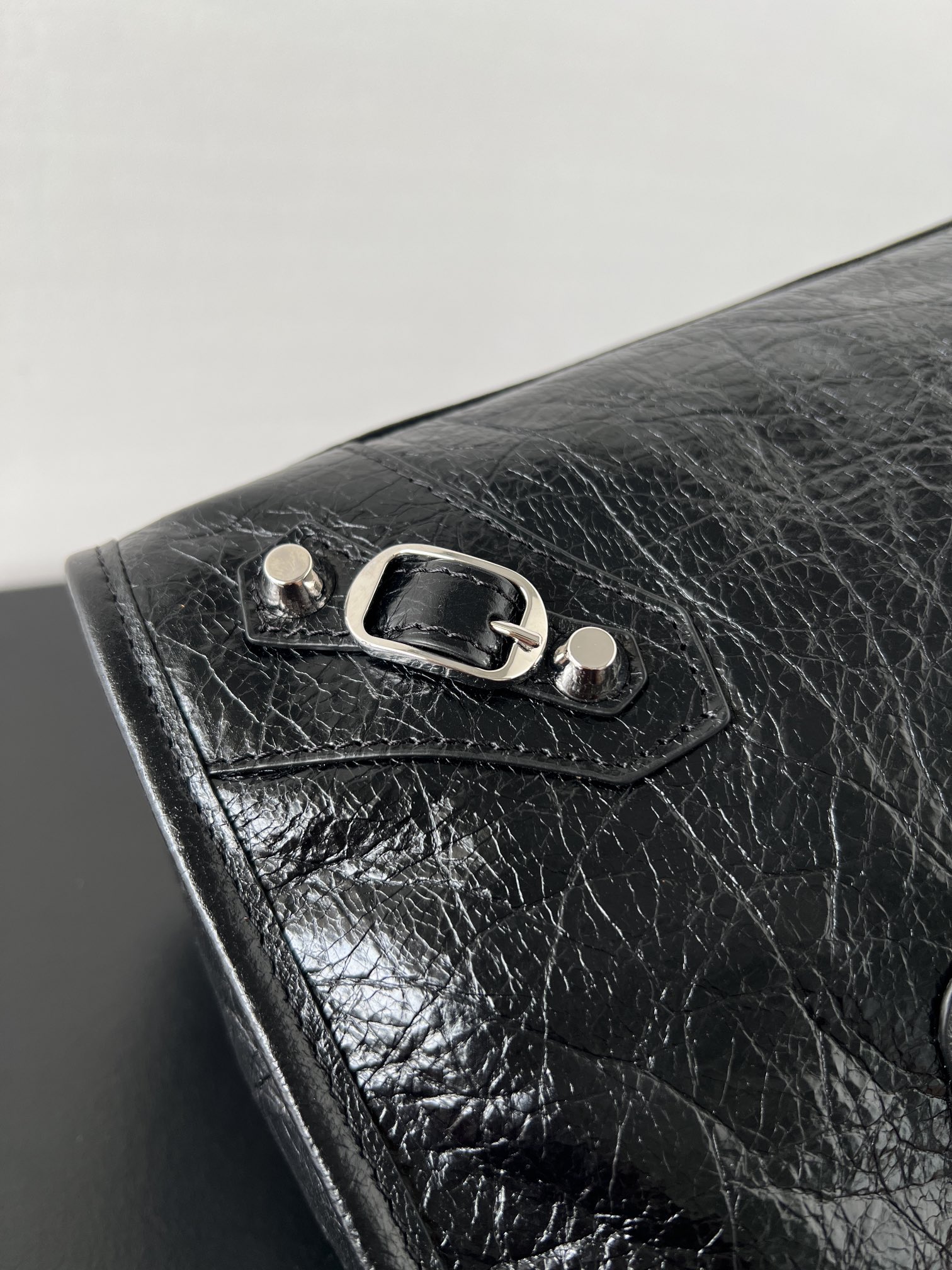 Balenciaga原單Le City黑色中號手袋 馬卡龍輕盈斜背包 春夏必備經典款