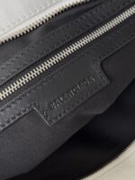 Balenciaga精品仿製Le City白色手袋全新回歸款 馬卡龍色系輕盈斜背百搭包