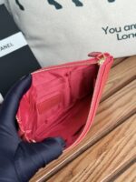 CHANEL精品仿製紅色菱格小手拿包經典Caviar皮革雙C標誌百搭時尚