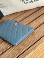 CHANEL復刻版藍色菱格手拿小包簡約質感Caviar皮輕奢隨行精品
