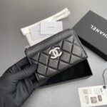 CHANEL復刻版絎縫卡包小拉鍊包銀色五金精緻輕巧進口皮革製