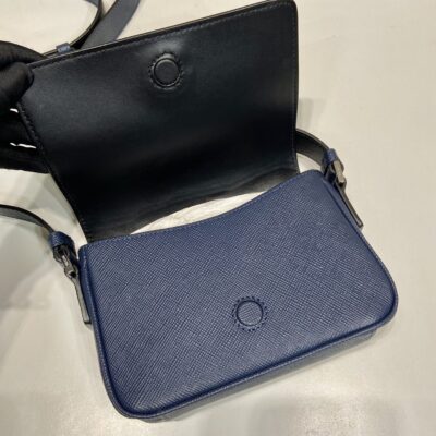 Prada 精品仿製 藍色2VD065 單肩包 小巧磁扣款 百搭極簡風型男首選