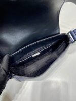 Prada 精品仿製 藍色2VD065 單肩包 小巧磁扣款 百搭極簡風型男首選