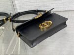 Dior 高仿 Miss Montaigne WOC 黑色迷你包一比一金扣設計簡約百搭實用款