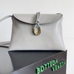 Bottega Veneta 一比一徽標單肩包 光滑皮面彰顯職場女性幹練風采806034