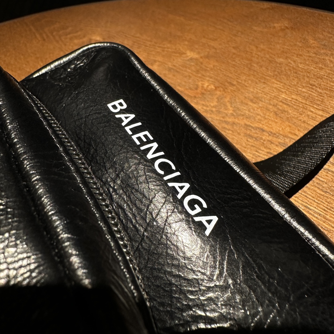 Balenciaga Explorer 小號斜背包|洗水小牛皮貼身款|精品一比一復刻包款