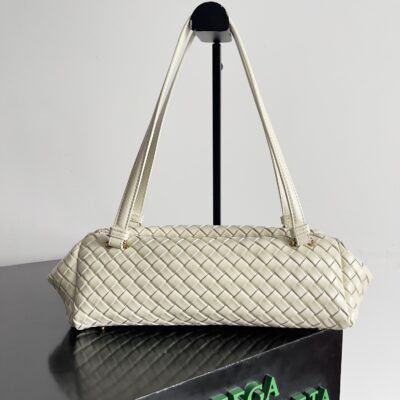 Bottega Veneta 高仿Let's Go法棍包 米黃色優雅簡約 2024秋冬義式時尚796258