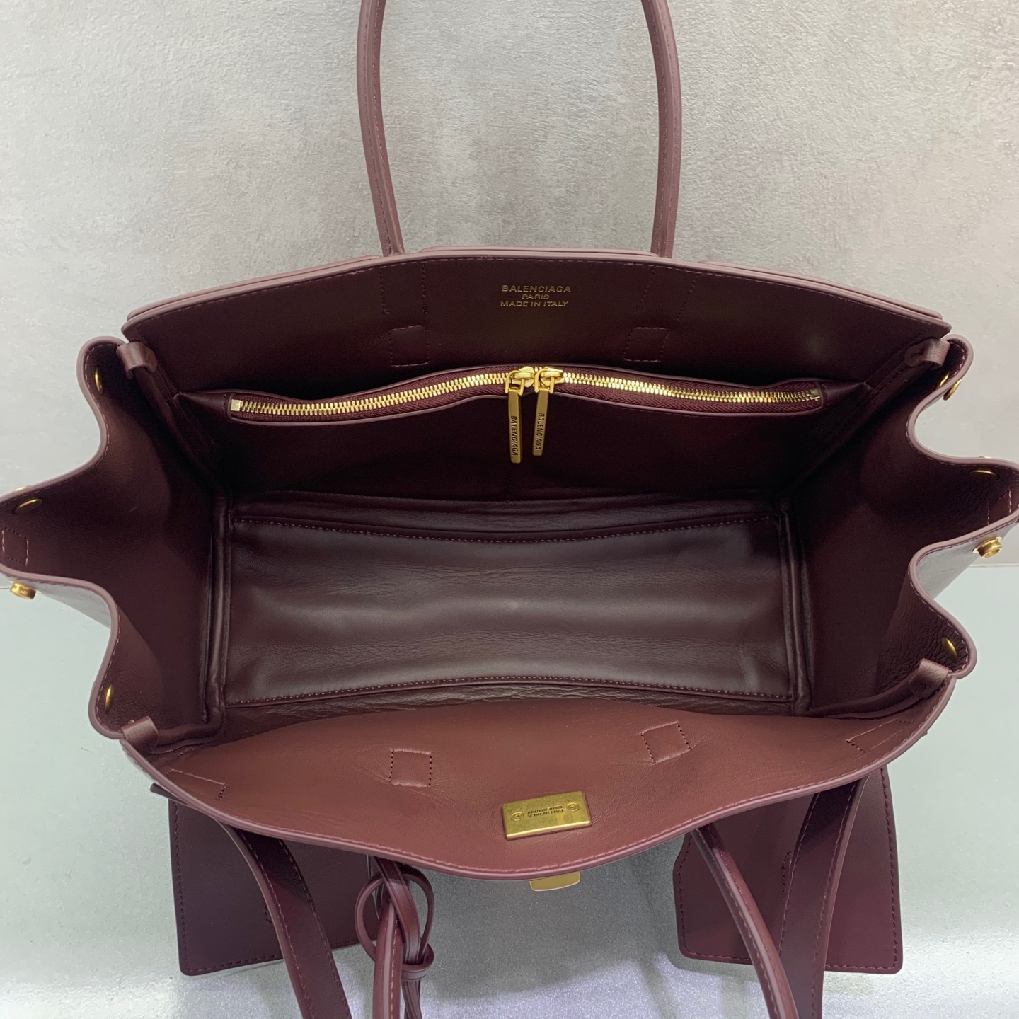 Balenciaga 枣紅色 Bel Air 小號手袋 一比一精品仿製 翻蓋設計 秋冬百搭必收