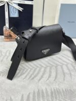 PRADA精品仿製Saffiano單肩包2VD065磁扣設計百搭極簡風格