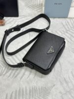 PRADA精品仿製Saffiano單肩包2VD065磁扣設計百搭極簡風格