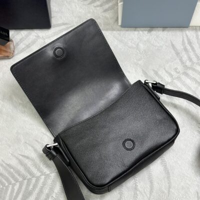 PRADA精品仿製Saffiano單肩包2VD065磁扣設計百搭極簡風格