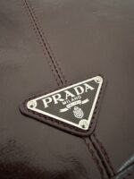 Prada 酒紅色高仿精品 2VD073 郵差包 男士油腊皮斜背包