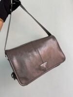 Prada 灰色精品復刻 2VD073 郵差包 男士油腊皮斜背包