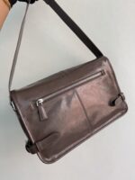 Prada 灰色精品復刻 2VD073 郵差包 男士油腊皮斜背包