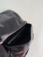 Prada 黑色高仿精品 2VD073 油腊皮郵差包 時尚斜背肩背包
