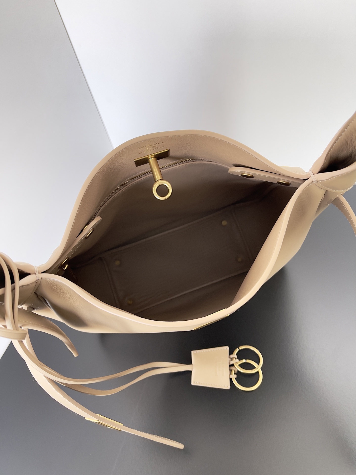 巴黎世家 杏色 Bel Air Hobo 手袋 肩背包 冬季新款 頂級原單