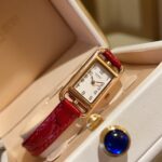 愛馬仕精品仿製Nantucket Tres Petit Modele腕表 珍珠母貝寶石鑲嵌典雅時尚