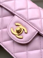 Chanel 高仿精品淺粉色金扣小香風鏈帶包 手提斜背兩用 菱格優雅款