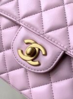 Chanel高仿復刻淺粉色金扣菱格翻蓋包 優雅手提鏈帶 時尚小香風百搭爆款