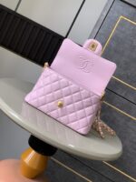 Chanel高仿復刻淺粉色金扣菱格翻蓋包 優雅手提鏈帶 時尚小香風百搭爆款