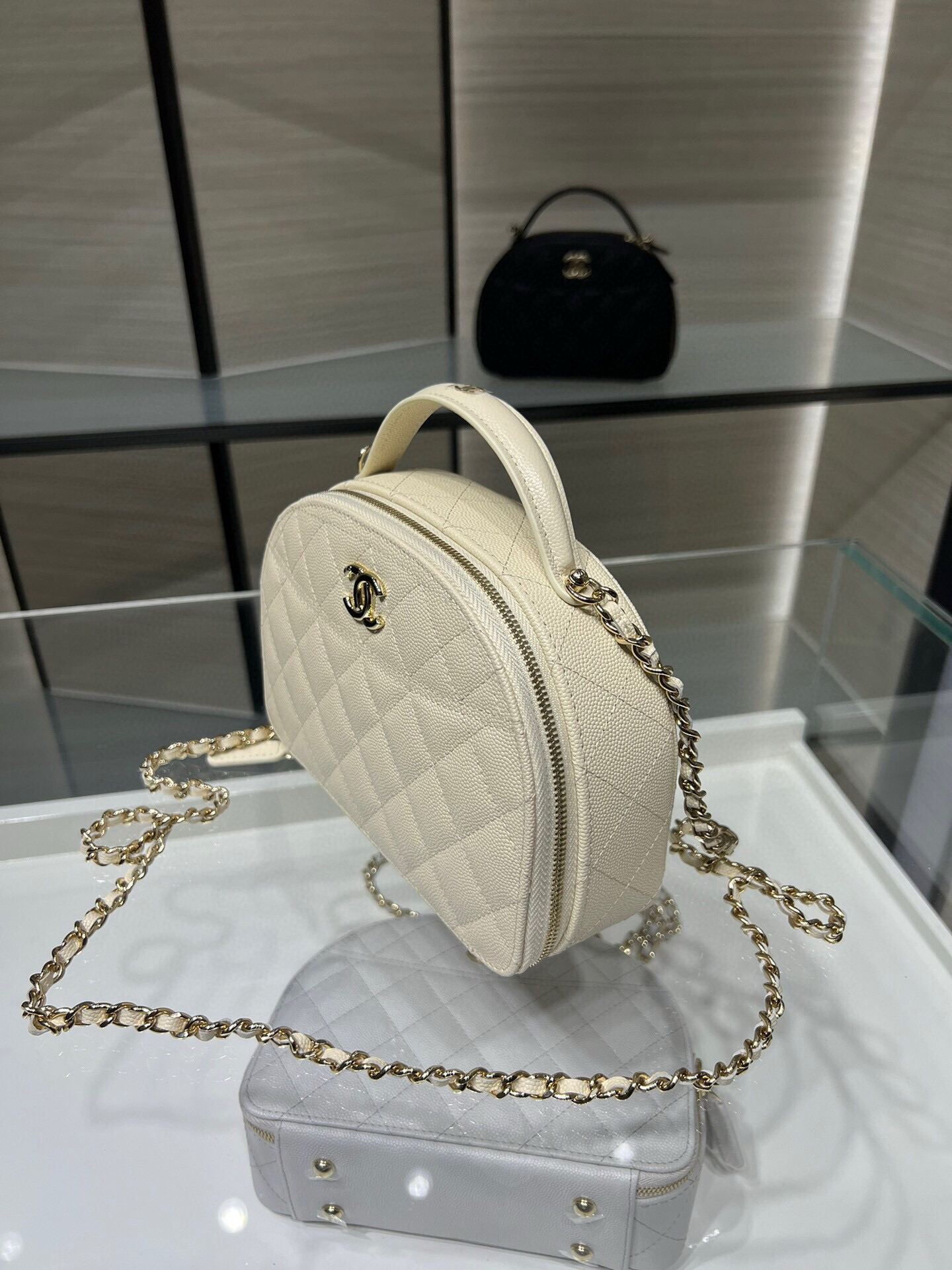 香奈兒 Ohanel 25C 新款貝殼盒子包 粒面小牛皮鏈條手柄包 一比一精品仿製 AP4438