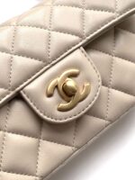 Chanel 一比一復刻 淺米色金扣小香風鏈帶包 手提斜背兩用 菱格優雅款