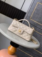 Chanel 一比一復刻 淺米色金扣小香風鏈帶包 手提斜背兩用 菱格優雅款