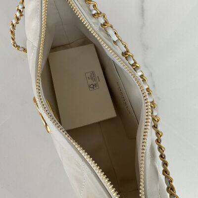 Chanel 一比一 白色AS5528 金扣小香包 華麗經典優雅質感首選