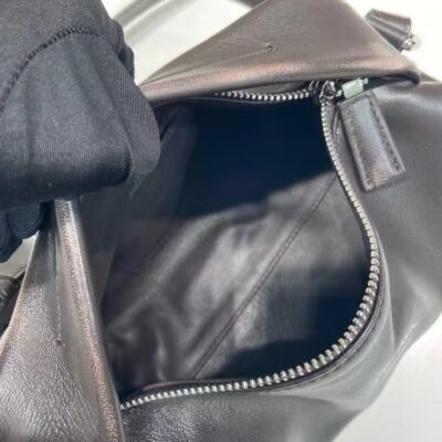 PRADA精品仿製波士頓包2VH188仿舊納帕皮復古百搭時尚輕巧設計