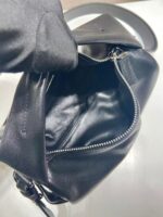 PRADA原單波士頓手袋2VH188黑色復古納帕皮百搭時尚小巧設計