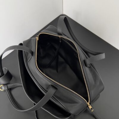 Balenciaga原單Carrie小號保齡球包全新弧形包身 優雅百搭雙提把輕巧時尚款